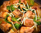 Hình bước làm 5 của món Gà Kho Gừng Với Nước Dừa Tươi, Húng Quế