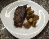 Foto del paso 3 de la receta: Bife de entrecot con papines salteados