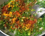 बेसन पेरून कांदा पात भाजी (Besan Perun Kanda Paat Bhaji Recipe In Marathi) रेसिपी स्टेप 2 फोटो 