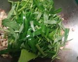 Foto langkah ke 2 dari resep Kangkung Telur Tempe Saus Tiram.