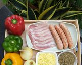 Hình bước làm 5 của món Pizza cá hồi xúc xích thịt xông khói