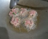 รูปขั้นตอนการทำที่ 2 ของ ข้าวหมูก้อนทอดแบบง่ายๆ