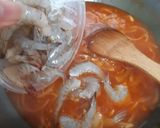 Foto langkah ke 3 dari resep Seafood Pedas Asam Manis.