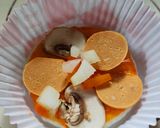Foto langkah ke 6 dari resep Button Mushroom Mini Pizza (1268).