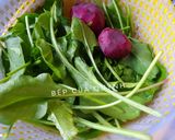 Hình bước làm 1 của món Nước ép cải bó xôi, củ dền và táo