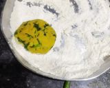 A picture of step 4 of Green garlic thepla.