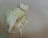 Foto del paso 5 de la receta: Pizza de cebolla y dos quesos