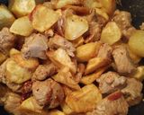 Foto del paso 3 de la receta Lomo con ajos y patatas