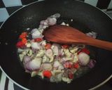 Foto langkah ke 3 dari resep Tumis Pare Oncom.