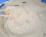 Foto del passaggio 5 della ricetta Cheesecake al limone e cioccolato bianco