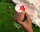White chocolate strawberry shake recipe step 2 photo