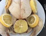 Foto del paso 1 de la receta: Pollo asado al limón con calabacín y pimiento