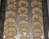 Foto del paso 5 de la receta: Medialunas saladas rellenas sin hojaldre