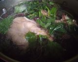 Hình bước làm 3 của món Canh rau dền cơm nấu gà
