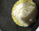 Foto del paso 1 de la receta: Caldillo o sopa de espárragos con huevo poche y crujiente de jamón