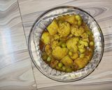 A picture of step 1 of Aloo Gobi Matar (Potato, Cauliflower, and Pea Curry).