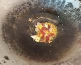 รูปขั้นตอนการทำที่ 2 ของ ผัดกระเพราหอยขม