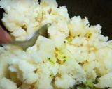 A picture of step 5 of Bombay vada pav.
