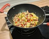 Foto del paso 6 de la receta: Reinterpretación de salchipapas al estilo oriental