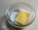 A picture of step 1 of ★ My small Victoria sponge★.