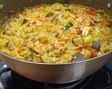 Foto del paso 5 de la receta: Falso arroz de coliflor con verduras y setas, tahini y especias Ras el Hanout