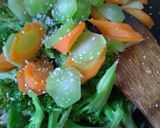 Foto langkah ke 9 dari resep Broccoli sautee with garlic butter.