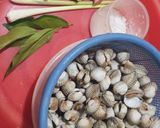 Foto langkah ke 1 dari resep Kerang Darah Rebus Saos Sambal Kemiri.