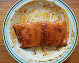 Foto del paso 2 de la receta: Salmón especiado con papas en freidora de aire
