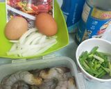 รูปขั้นตอนการทำที่ 1 ของ กุ้งผัดผงกะหรี่