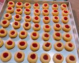 Foto langkah ke 3 dari resep Apple Thumbprint Cookies.
