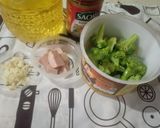Foto langkah ke 1 dari resep Brokoli Sosis Saus Tiram.