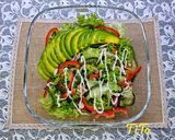 Hình bước làm 2 của món Salad Bơ Gà sốt dầu dấm