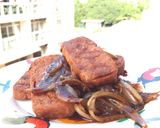 A picture of step 4 of Spam With Onion Black Pepper Sauce Sandwich.