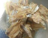 Foto langkah ke 1 dari resep Ikan Asin Kuah👍🍲.