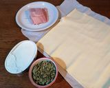 Foto del passaggio 1 della ricetta Cucchiaini di pasta sfoglia con crema di prosciutto cotto