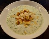 Foto del passaggio 3 della ricetta Zuppa fredda di cetrioli e yogurt greco