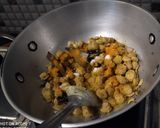 A picture of step 5 of Pumpkin and soyabean fry.