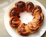 A picture of step 6 of Garlic flower bread.