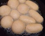 Foto langkah ke 6 dari resep Tahu bulat isi telur puyuh dan sosis.