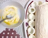 Foto del paso 3 de la receta Pionono relleno con crema de yemas