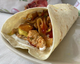 Foto del paso 9 de la receta: Pollo salteado con batata, cebolla, alubias, guisantes y salsa de miel con limón para burritos
