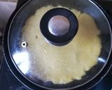 Foto langkah ke 5 dari resep Cheezy Potato Pizza.