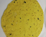 Foto del paso 2 de la receta: Pizza de cúrcuma y semillas con verduras y anchoas