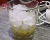 Foto langkah ke 3 dari resep Es Teh Kiwi.