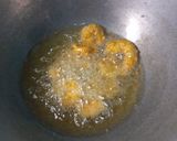 Foto langkah ke 2 dari resep Udang Goreng Ketumbar.