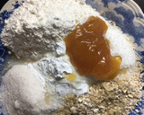 Foto del paso 1 de la receta: Cookies de avena, coco y miel🍯🥥❤️