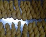 Foto langkah ke 5 dari resep Kue tambang/plintir renyah gurih.