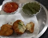 A picture of step 4 of Singara aata potato paties.