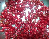 A picture of step 1 of Makhana bhel chat.