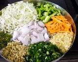 ચાઇનીઝ ભેળ (Chinese Bhel Recipe In Gujarati) રેસીપી સ્ટેપ3ફોટો